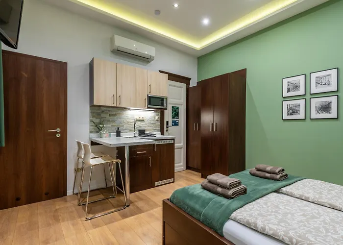 布达佩斯假日公寓