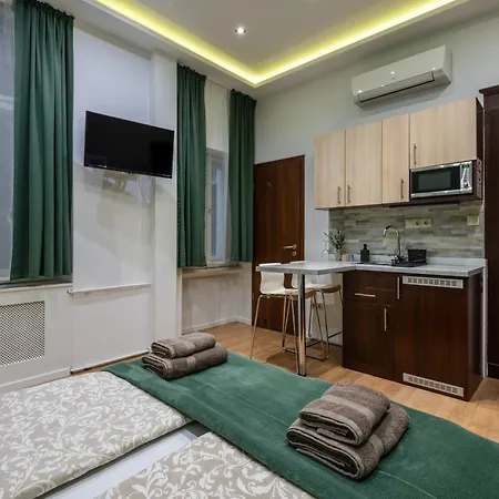 Holidays Будапешт